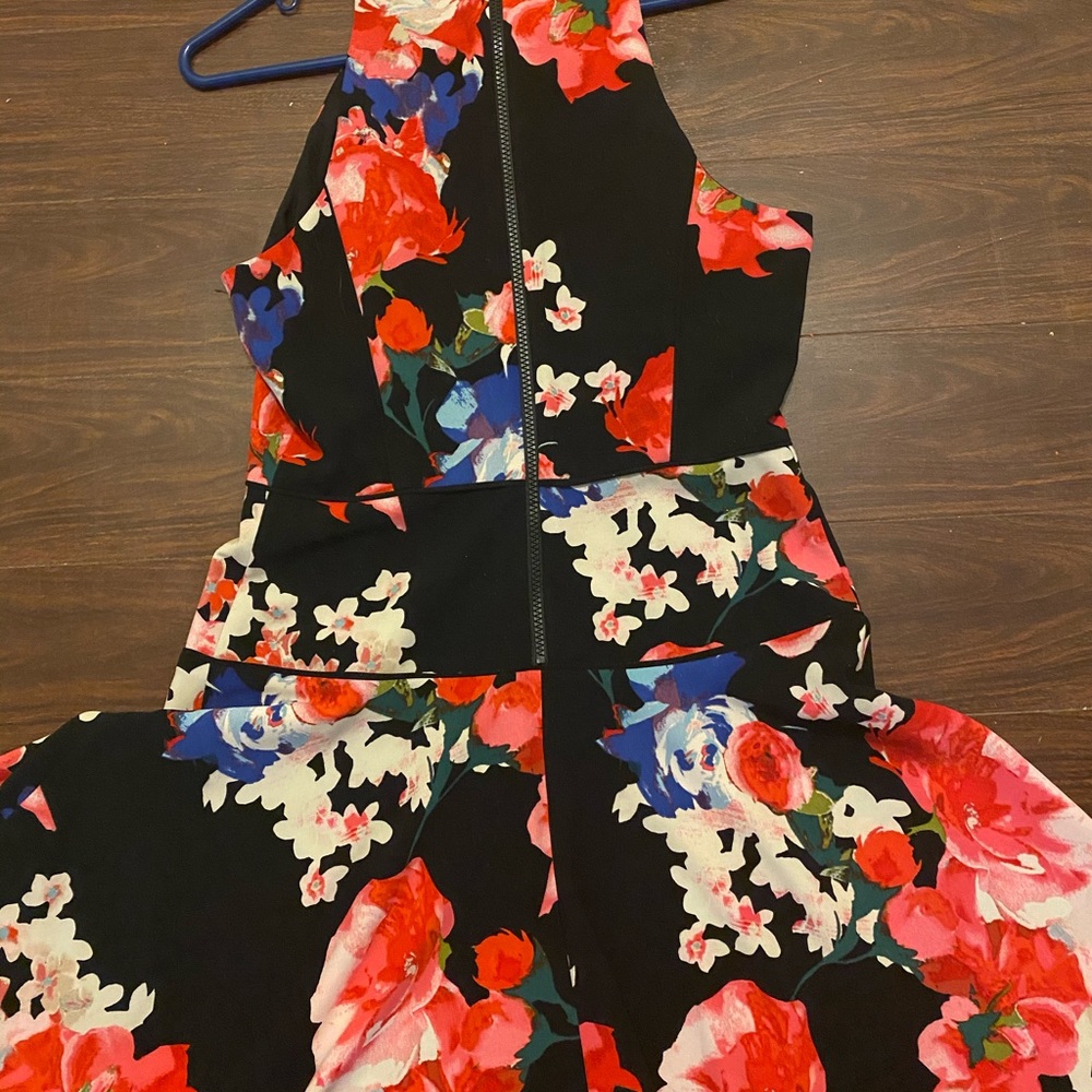 Dress - Picture 2 of 3